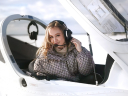 Полет на самолете Eurostar Второй пилот - Подарки в Екатеринбурге, подарочные сертификаты | интернет-магазин подарков с доставкой