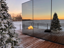 Зеркальный дом на воде в яхт-клубе - Подарки в Екатеринбурге, подарочные сертификаты | интернет-магазин подарков с доставкой